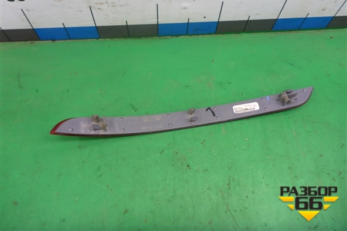 Отражатель в задний бампер левый (A1668200074) для Mercedes Benz ML-Klass W166 c 2011г (МЛ)