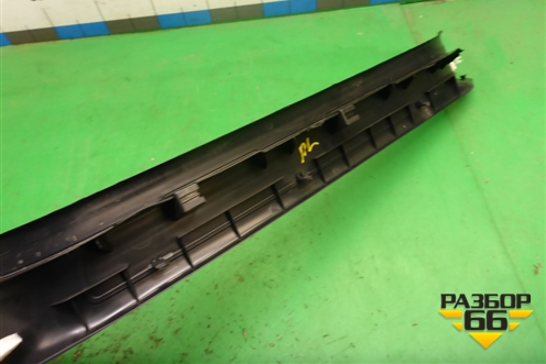 Накладка порога внутренняя переднего левого (A1666800135) для Mercedes Benz ML-Klass W166 c 2011г (МЛ)