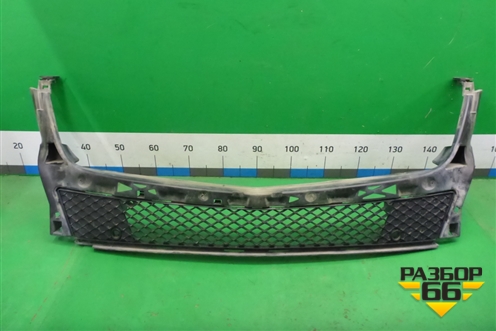 Решетка в передний бампер центральная (A1668850065) для Mercedes Benz ML-Klass W166 c 2011г (МЛ)