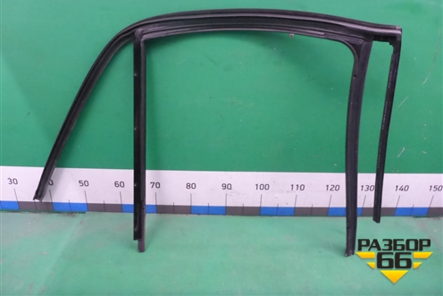 Уплотнитель стекла двери задней левой (A1667350925) для Mercedes Benz ML-Klass W166 c 2011г (МЛ)