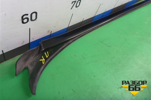 Молдинг лобового стекла правый для Mercedes Benz ML-Klass W166 c 2011г (МЛ)