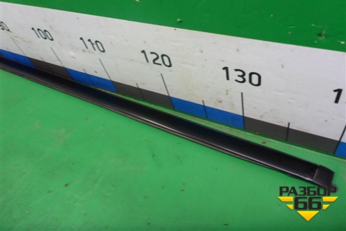 Молдинг лобового стекла правый для Mercedes Benz ML-Klass W166 c 2011г (МЛ)