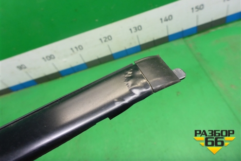 Молдинг лобового стекла правый для Mercedes Benz ML-Klass W166 c 2011г (МЛ)