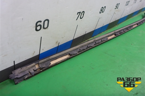 Молдинг лобового стекла левый для Mercedes Benz ML-Klass W166 c 2011г (МЛ)