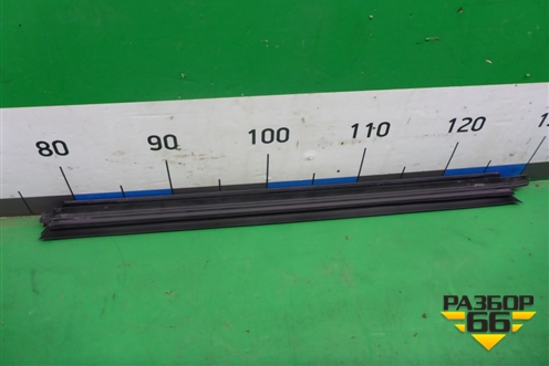 Накладка стекла заднего левого (A1667350165) для Mercedes Benz ML-Klass W166 c 2011г (МЛ)