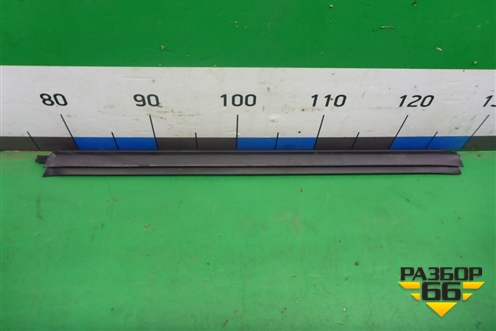 Накладка стекла заднего левого (A1667350165) для Mercedes Benz ML-Klass W166 c 2011г (МЛ)