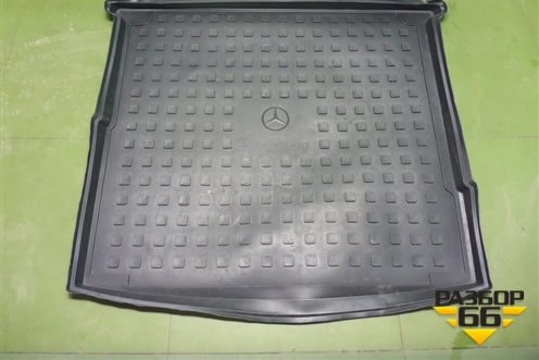 Коврик в багажник (A1668140041) для Mercedes Benz ML-Klass W166 c 2011г (МЛ)