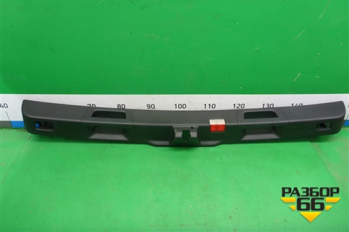 Обшивка двери багажника (нижняя) (A1667400072) для Mercedes Benz ML-Klass W166 c 2011г (МЛ)