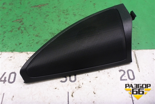 Накладка двери передней левой уголок (A1667200144) для Mercedes Benz ML-Klass W166 c 2011г (МЛ)