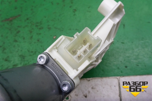 Моторчик стеклоподъёмника задний правый (A1669060601) для Mercedes Benz ML-Klass W166 c 2011г (МЛ)