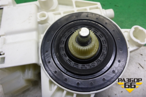 Моторчик стеклоподъёмника передний левый (A1669060201) для Mercedes Benz ML-Klass W166 c 2011г (МЛ)