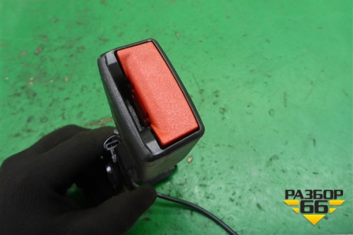 Замок ремня безопасности задний (центральный) (A1668600769) для Mercedes Benz ML-Klass W166 c 2011г (МЛ)