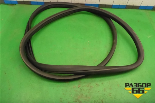 Уплотнитель двери задней правой для Mercedes Benz ML-Klass W166 c 2011г (МЛ)