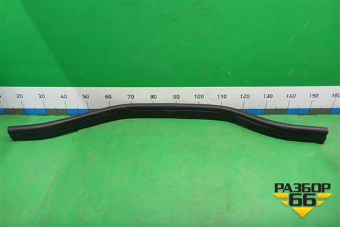 Уплотнитель капота (на решётку стеклоочистителей) для Mercedes Benz ML-Klass W166 c 2011г (МЛ)