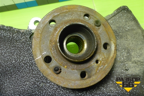 Кулак поворотный передний левый для Mercedes Benz ML-Klass W166 c 2011г (МЛ)