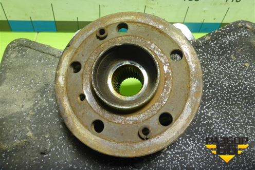 Кулак поворотный передний правый для Mercedes Benz ML-Klass W166 c 2011г (МЛ)