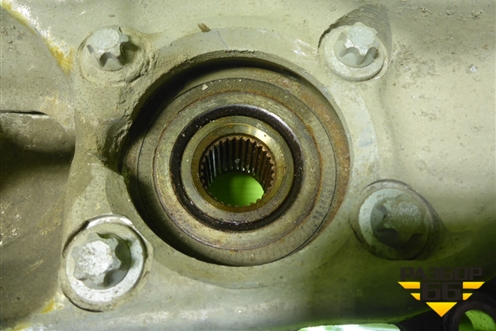 Кулак поворотный передний правый для Mercedes Benz ML-Klass W166 c 2011г (МЛ)