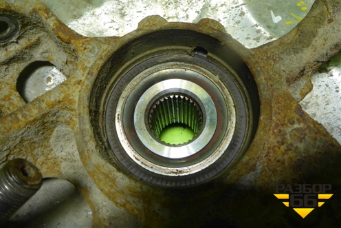 Кулак задний левый для Mercedes Benz ML-Klass W166 c 2011г (МЛ)