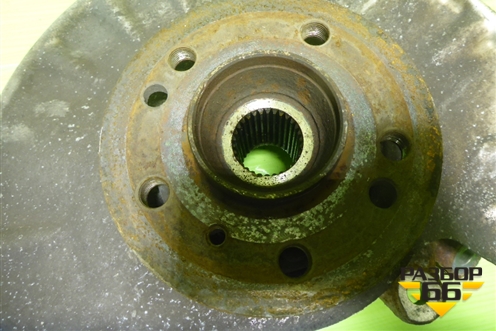 Кулак задний правый для Mercedes Benz ML-Klass W166 c 2011г (МЛ)