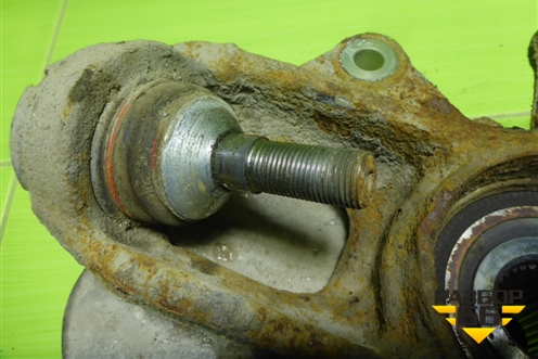 Кулак задний правый для Mercedes Benz ML-Klass W166 c 2011г (МЛ)