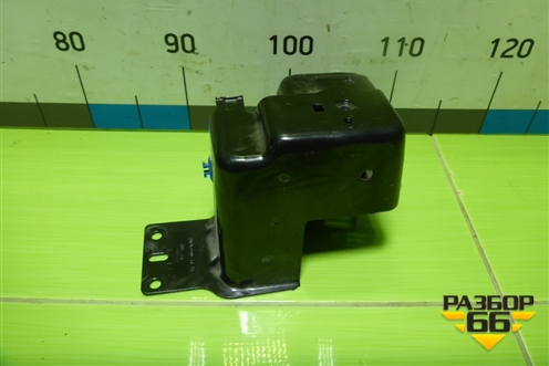 Кронштейн пола багажника левый (A1666801131) для Mercedes Benz ML-Klass W166 c 2011г (МЛ)