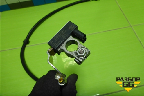 Клемма аккумулятора минус (A1665420518) для Mercedes Benz ML-Klass W166 c 2011г (МЛ)