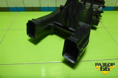 Воздуховод отопителя (A1668301600) для Mercedes Benz ML-Klass W166 c 2011г (МЛ)