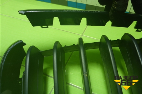 Решетка радиатора левая (7316075) для BMW X5 F15 с 2013г (Х5 Ф15)