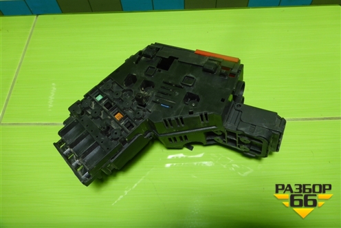 Блок предохранителей салонный (A1665402450) для Mercedes Benz ML-Klass W166 c 2011г (МЛ)