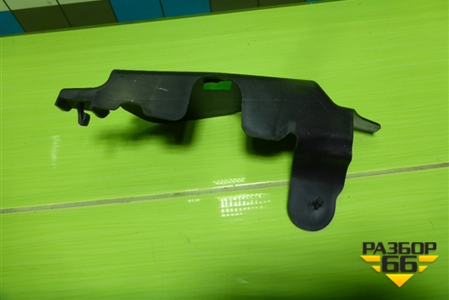 Накладка внутренняя (правая) (A1646840437) для Mercedes Benz ML-Klass W166 c 2011г (МЛ)