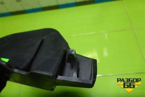 Накладка внутренняя (правая) (A1646840437) для Mercedes Benz ML-Klass W166 c 2011г (МЛ)