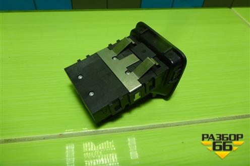 Кнопка стояночного тормоза (A2469050451) для Mercedes Benz ML-Klass W166 c 2011г (МЛ)