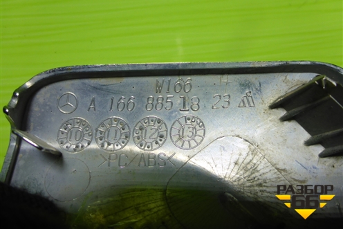 Заглушка в передний бампер (A1668851823) для Mercedes Benz ML-Klass W166 c 2011г (МЛ)