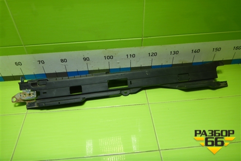 Кронштейн пола багажника правый (A1646801831) для Mercedes Benz ML-Klass W164 c 2005-2011г (МЛ)