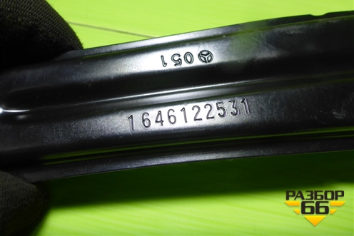 Кронштейн сиденья заднего левого (A1646122531) для Mercedes Benz ML-Klass W164 c 2005-2011г (МЛ)