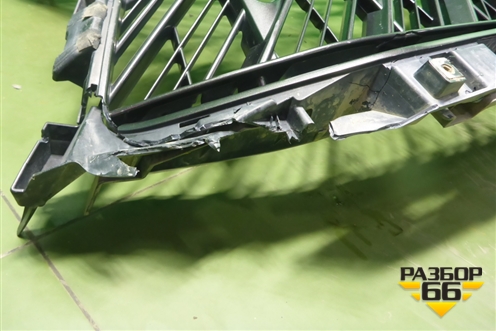 Решетка радиатора (Superior под камеру и парктроник) (PZ32760098) для Lexus LX-570 с 2015г (ЛХ)