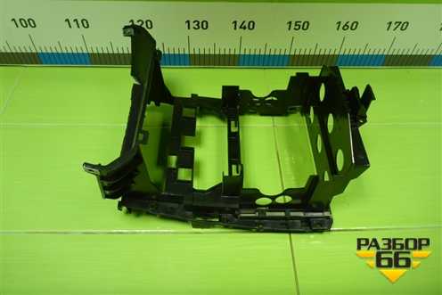 Кронштейн магнитолы (A1646800216) для Mercedes Benz ML-Klass W164 c 2005-2011г (МЛ)