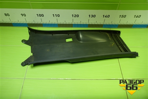 Обшивка стойки центральная нижняя левая для Volkswagen Golf V с 2003-2009г (Гольф 5)