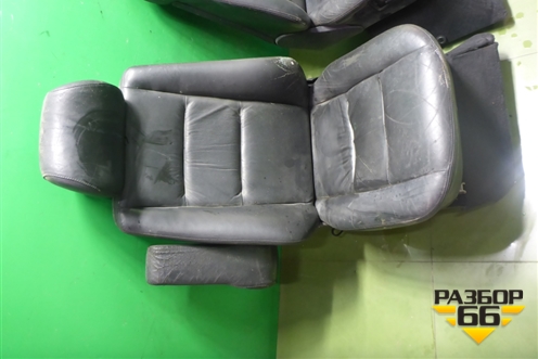 Сиденья комплект (без AIR BAG, подогрев электро регулировка) для Mercedes Benz G-Klass W463 с1989г (Гелендваген)