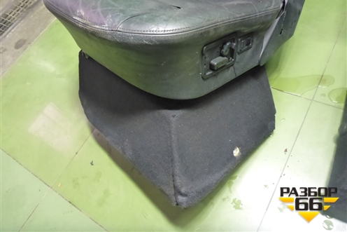 Сиденья комплект (без AIR BAG, подогрев электро регулировка) для Mercedes Benz G-Klass W463 с1989г (Гелендваген)