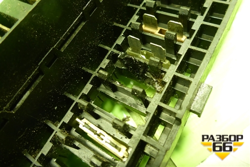 Блок предохранителей салонный (A4635400150) для Mercedes Benz G-Klass W463 с1989г (Гелендваген)