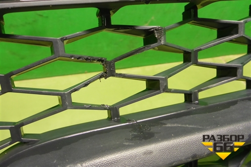 Решетка в передний бампер центральная (после 2021г) (8450090847) для VAZ Largus/Ларгус с 2012-2024г