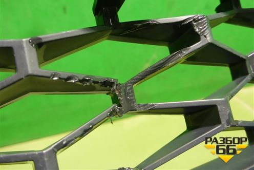 Решетка в передний бампер центральная (после 2021г) (8450090847) для VAZ Largus/Ларгус с 2012-2024г