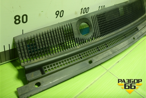 Решетка стеклоочистителей левая (MR533285) для Mitsubishi Lancer-9  с 2003-2008г (Лансер)