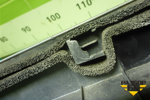 Накладка крышки багажника (MR379016) для Mitsubishi Lancer-9  с 2003-2008г (Лансер)