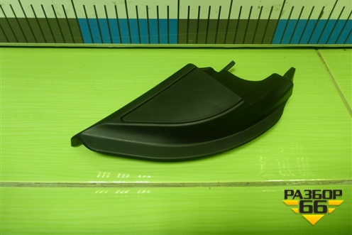 Накладка двери передней правой уголок (MR441632) для Mitsubishi Lancer-9  с 2003-2008г (Лансер)