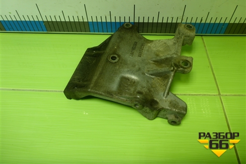 Кронштейн компрессора кондиционера (MR360566) для Mitsubishi Lancer-9  с 2003-2008г (Лансер)