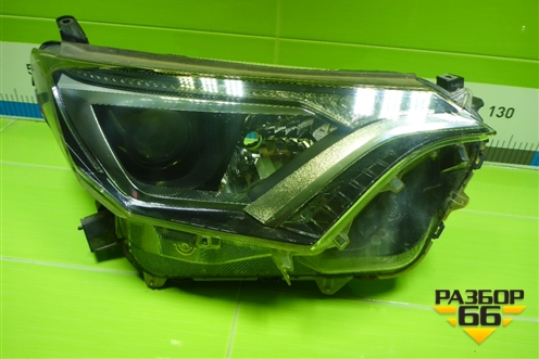 Фара правая (после 2015г галоген) (8117042650) для Toyota Rav-4 с 2012-2019г (Рав 4)