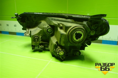 Фара правая (после 2015г галоген) (8117042650) для Toyota Rav-4 с 2012-2019г (Рав 4)