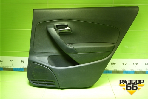 Обшивка двери задней правой под электрику (6RU867212) для Volkswagen Polo (седан) с 2010г (Поло)
